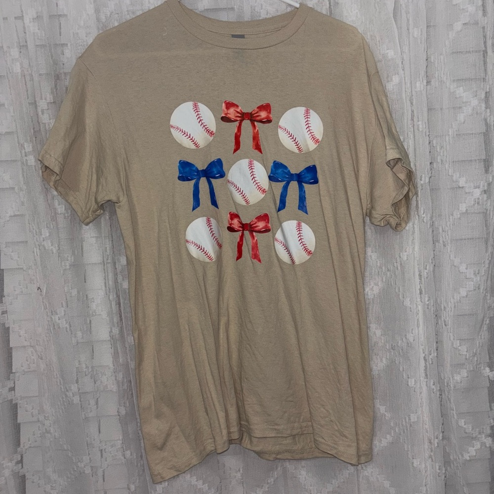 Gildan Baseball & Bows Graphic T-Shirt